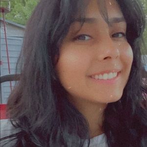 Meet your Posher, Adriana